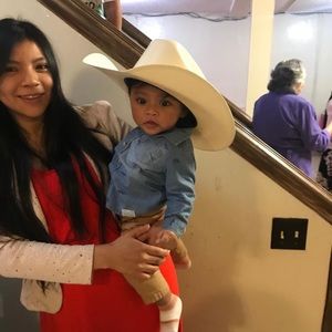 Meet your Posher, Gabriela